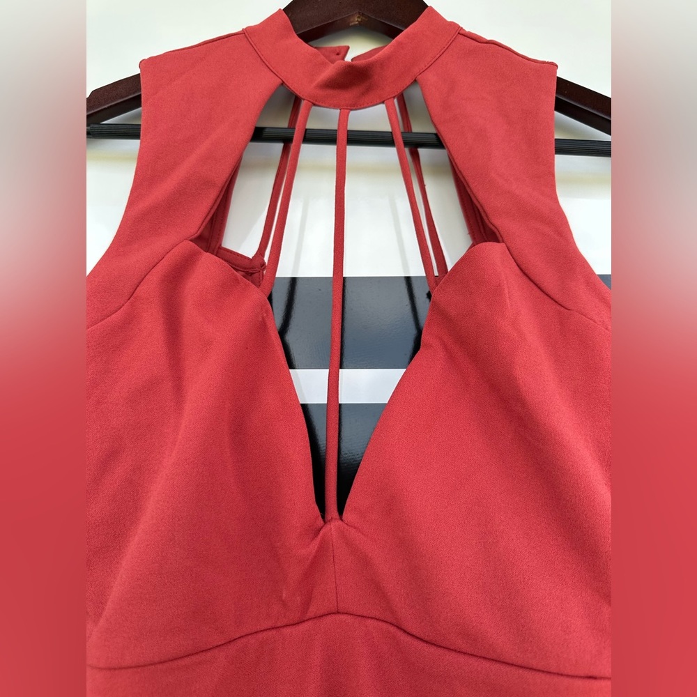 NWT Rust Dress with Cutout Chest, Size Medium - Picture 5 of 5